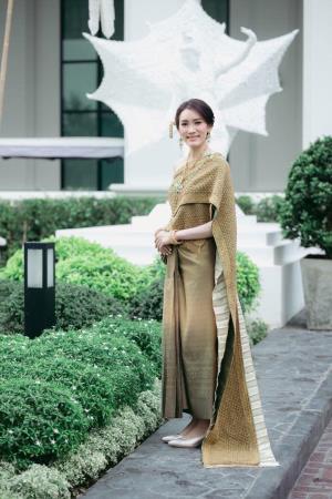ชุดไทยเจ้าสาว ชุดไทยจักรพรรดิ์ เช่าที่แบมบี้ เวดดิ้ง ห้วยขวาง